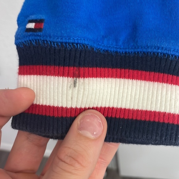 Tommy Hilfiger Cropped Hoodie - Picture 5 of 5